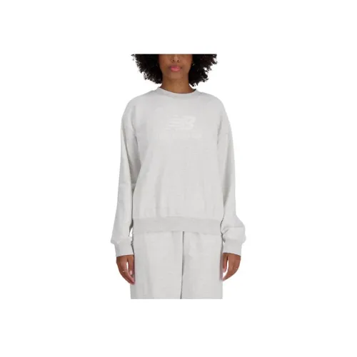 New Balance Sport Essentials French Terry Логотип Носки экипаж Свитер Женские Белые