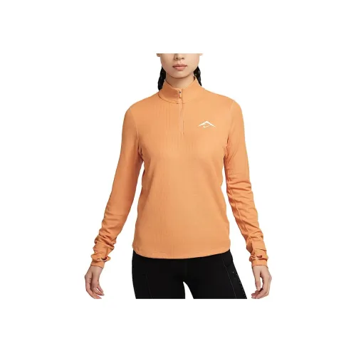 Nike Dri Fit Бег Т-Рубашка Женская Луна Медный Призрачный Серый Белый Серебряный Гора Белый