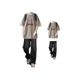 Кофейный футболка + черные джинсовые штаны [улучшенный]