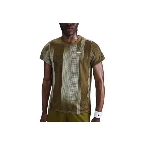Nike Clothing Оливково-зеленые Мужские T-рубашки