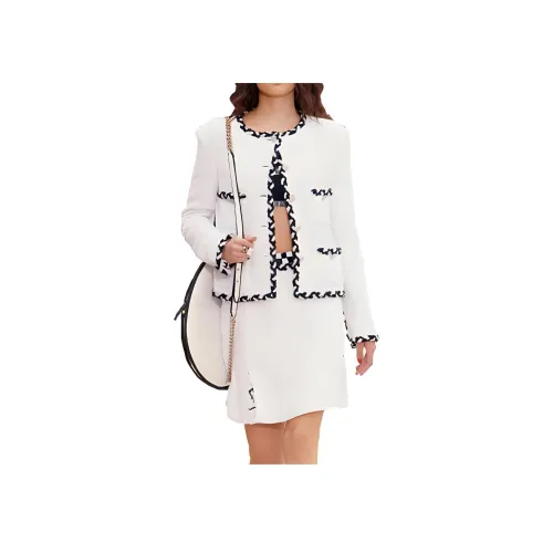 CHANEL Черные/Белые Женские Куртки