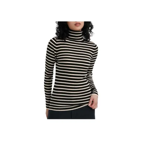 UNIQLO Черные Женские Свитеры