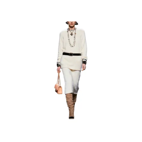 CHANEL Сливочный Женские Свитеры