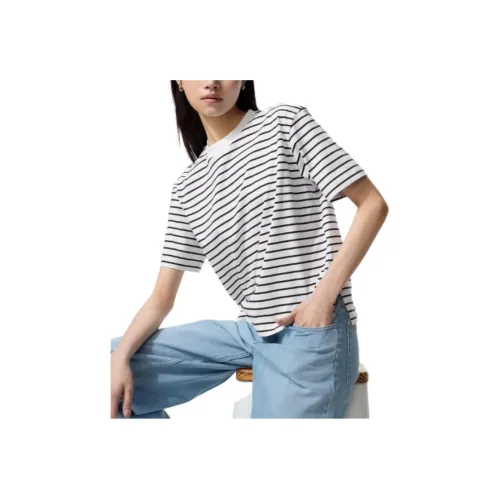 UNIQLO Белые Женские Футболки