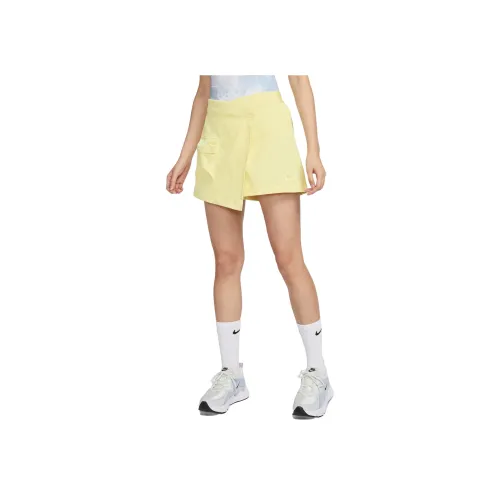 NIKE SPORTSWEAR TECH PACK Светло-лимонный цвет Женские Повседневные короткие юбки
