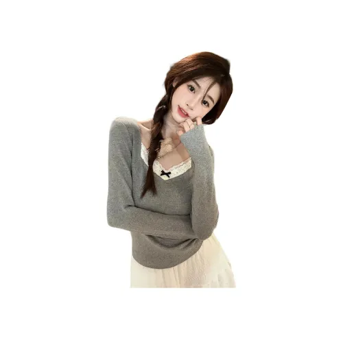 Flowers in water T-Shirt Женская