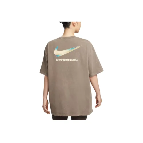 NIKE Умбра Женские Футболки