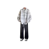 Белое пальто + белая длинная футболка + черные джинсы