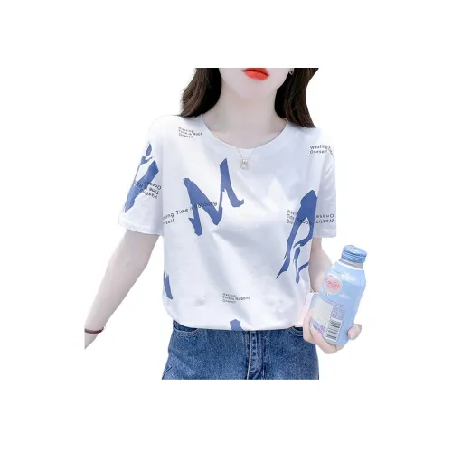 Flowers in water T-Shirt Женская