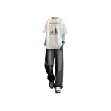 Белая футболка + дымчато-черные джинсы