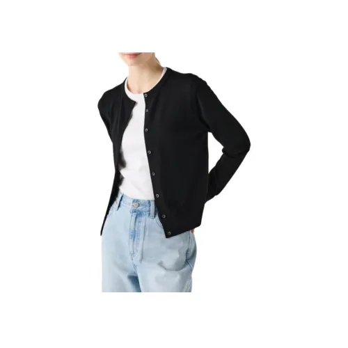 UNIQLO Черные Женские Свитеры