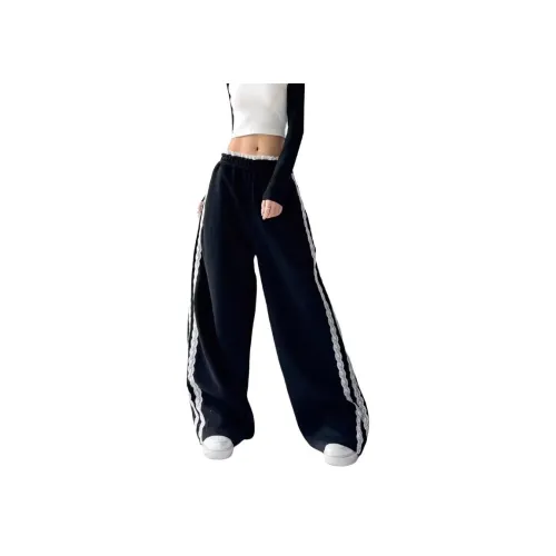 Flowers in water Повседневные брюки Женские