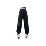 Черный невысокий