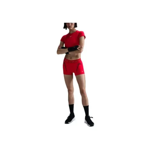 nike Спортивные шорты Женские Темно-красный