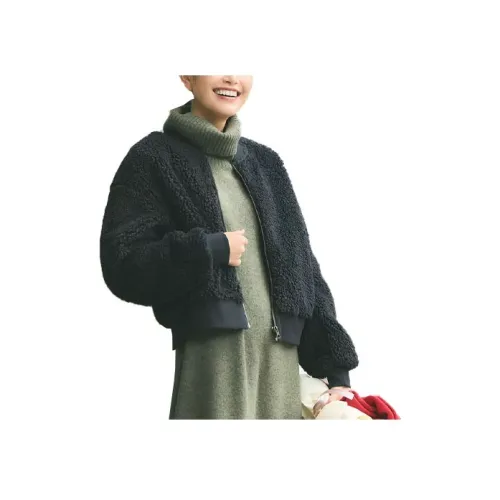 UNIQLO Черные Женские Куртки