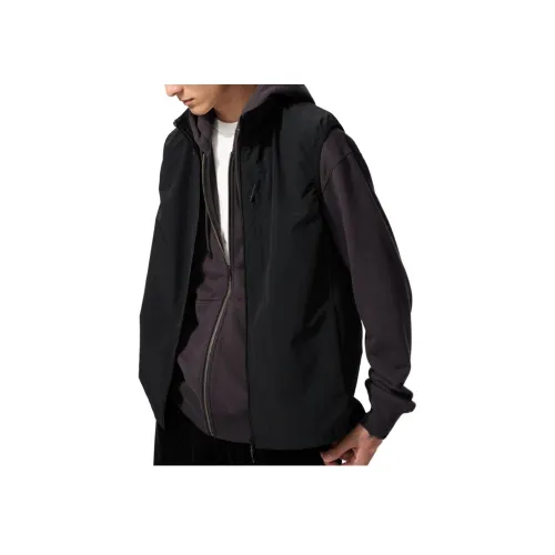 UNIQLO Мужские черные жилеты