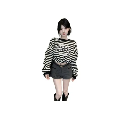 CHARM GLOW Черные Женские T-рубашки