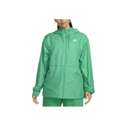 nike Sportswear Essential Repel Куртки Пальто Женские Стадионный зеленый