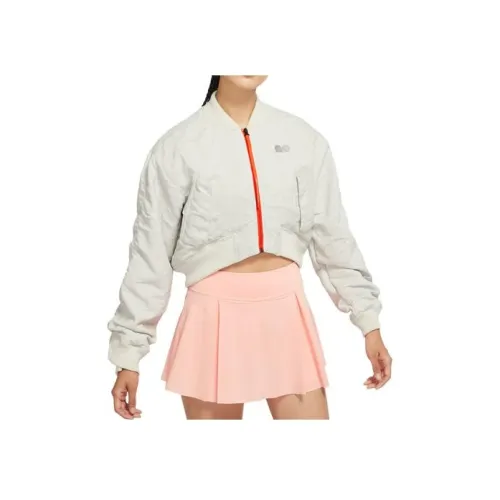 NIKE Светлый костный / Команда Апельсин / Волчий серый Женские Куртки