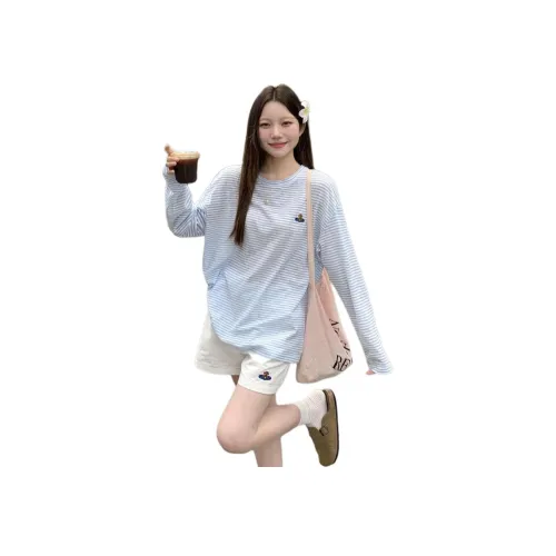 Flowers in water Повседневный костюм женский