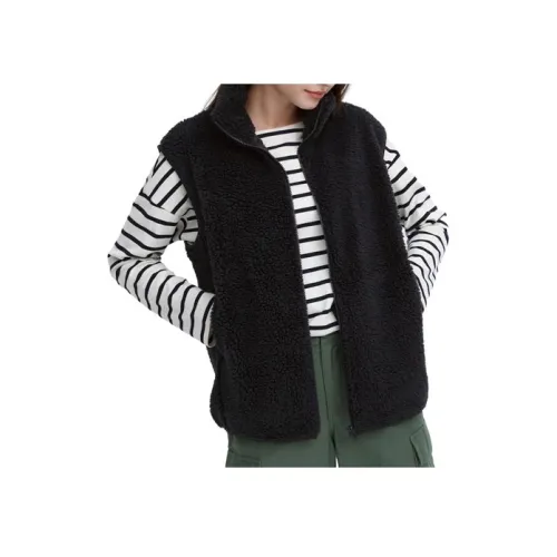 UNIQLO Черные Женские Майки