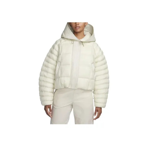 NIKE Белые Женские Куртки