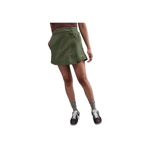nike Повседневные короткие юбки Женские Оливково-зеленый