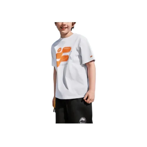Skechers Kids T-Shirt SS25 Bright White 0019 Unisex Skechers Kids T-Shirt SS25 Ярко-белый 0019 Унисекс