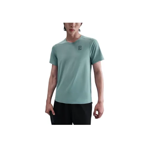 Nike Clothing Светло-зеленые Мужские T-рубашки