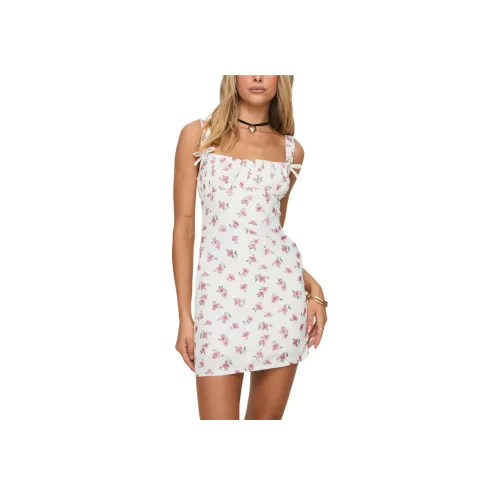 PRINCESS POLLY HUGHIE Мини Платье Slip Платье Женское Белое Основа с Красным Цветочным Принтом