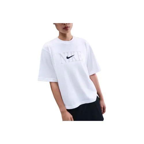 Nike Clothing Белый Женские T-Рубашки