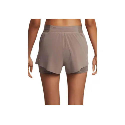 Nike Повседневные шорты Женские норково-коричневый