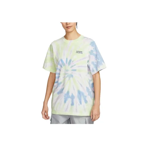 NIKE Sportswear Светло-желтые Женские Футболки