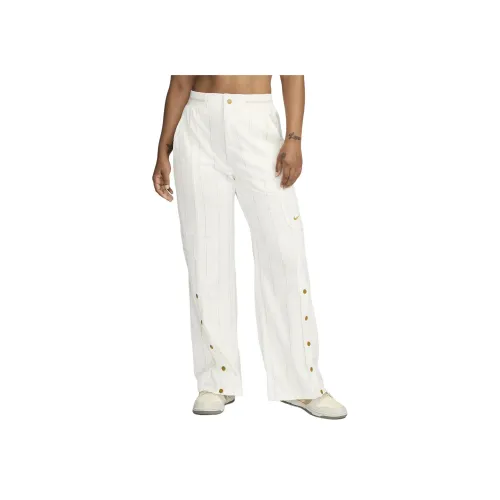 nike Повседневные брюки Женские Белые