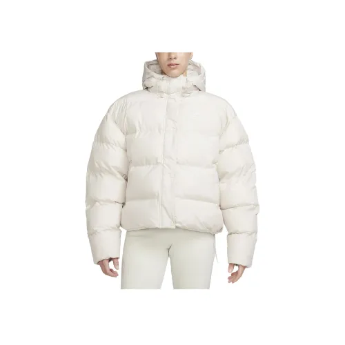 NIKE Белые Женские Куртки