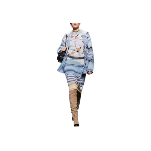 CHANEL Сливочный Женские Свитеры