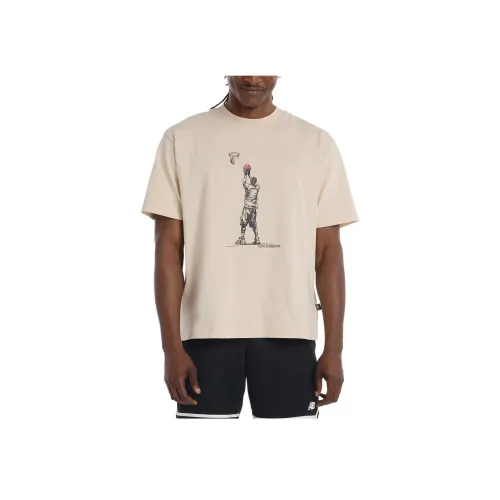 New Balance Graphic SS25 Hoops Игрок T Рубашка Мужская