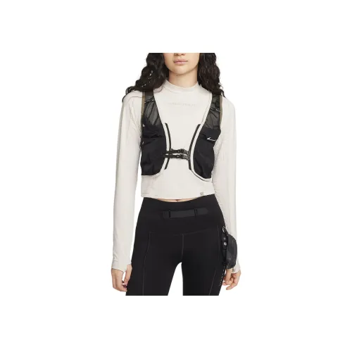 NIKE Черные Женские Жилеты