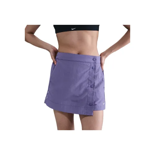 nike Sportswear Essentials Collection Swoosh Повседневные шорты Женские Фиолетовый