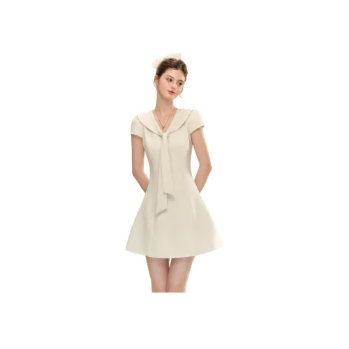 Kiki Clothing Boutique Короткое платье с короткими рукавами женское