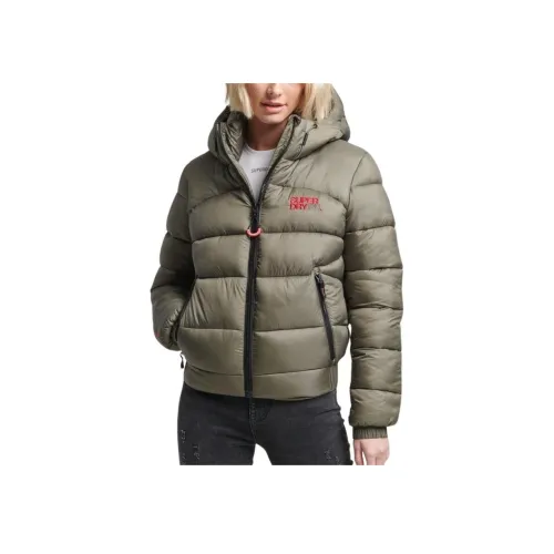 SUPERDRY Куртки и пальто женские оливково-зеленого цвета