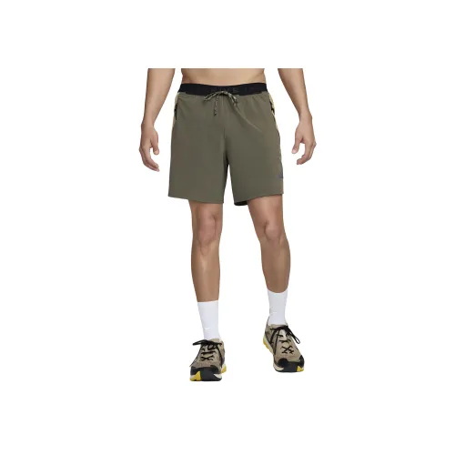nike Повседневные шорты Мужские Средний оливковый Унисекс оливковый черный