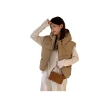 Жилет цвета хаки