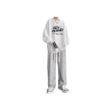 Белый свитшот + серые штаны фотиния