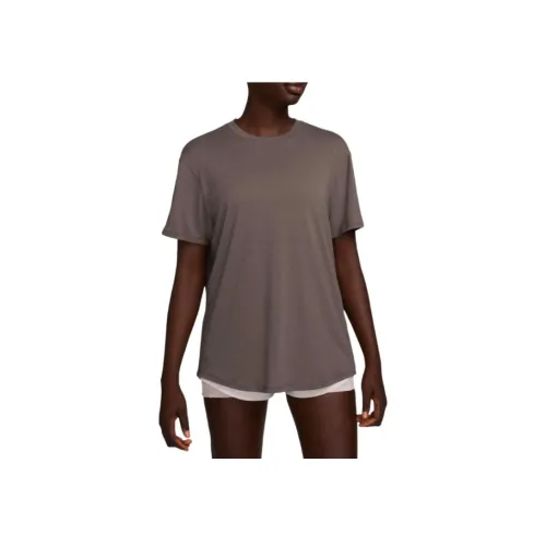 Nike Clothing Ironstone Женские футболки