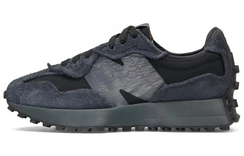 New Balance 327 Lightweight