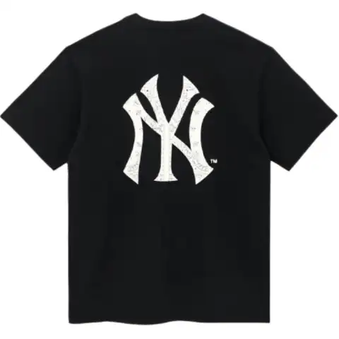 New Era Logo Tee Gift Box