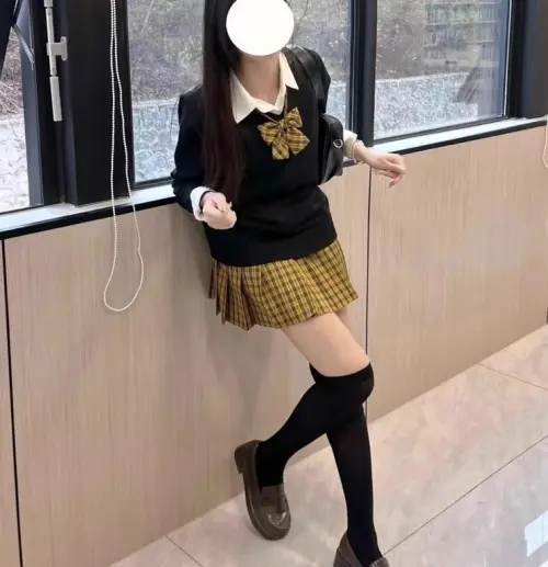 ZVJH Черный Свитер+Рубашка+Короткая Юбка+Шарф Женские Комплекты с Юбкой