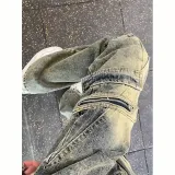 Грязно-желтый