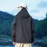 Призрачно черный